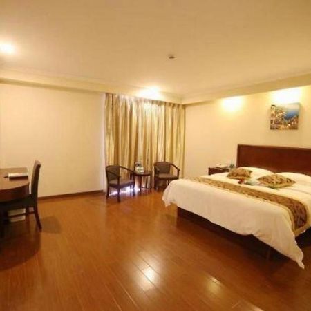 Greentree Inn Suzhou Industrial Zone Yangcheng Lake Weiting Mong Kok Express Hotel Eksteriør bilde